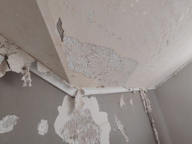 popcorn ceiling removal around water damaged plaster